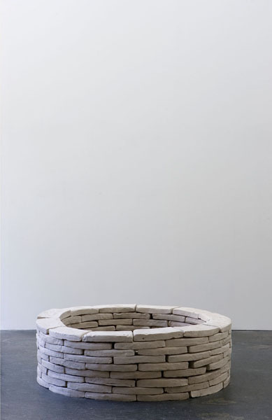 Guillaume Leblon, Puits, 2007. Sculpture.