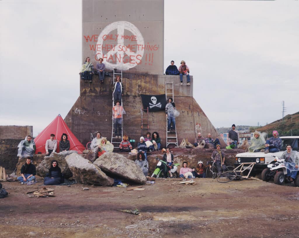 Olaf Breuning, We only move wehen something changes, 2002